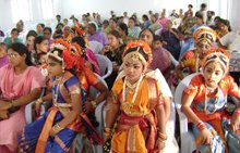 participants dance compeition